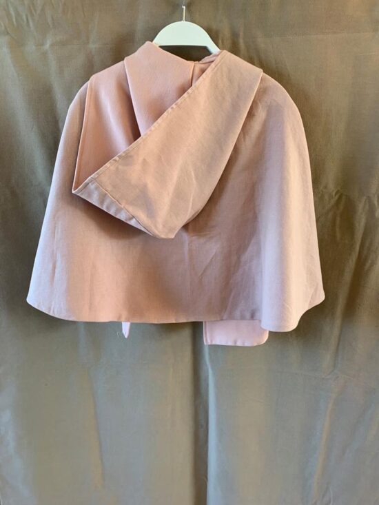 ROSA CON CAPUCHA DELANTE