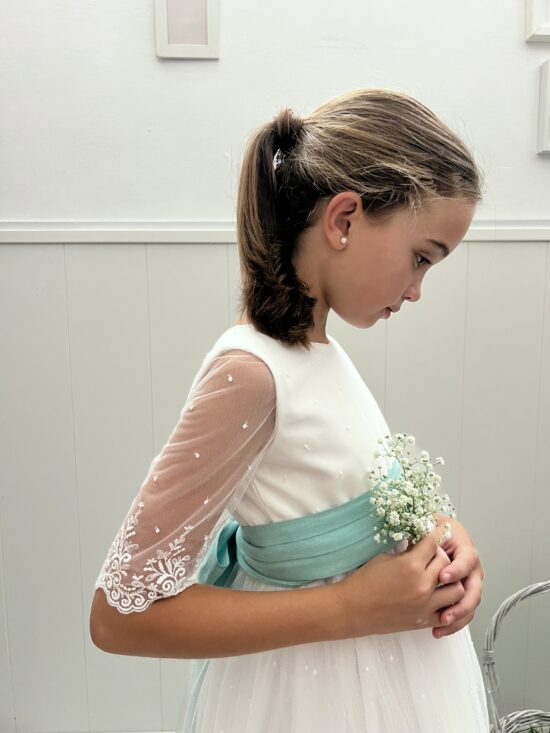 MALENA LATERAL CERCA